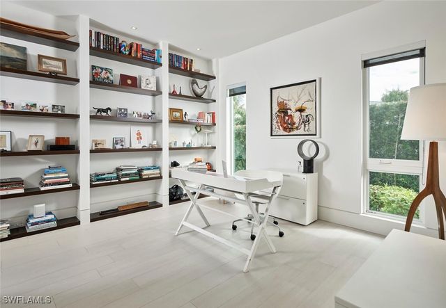 1218 14th AVE N, Naples, FL 34102