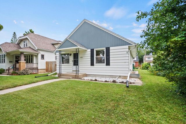 4864 Mohawk AVENUE, Glendale, WI 53217