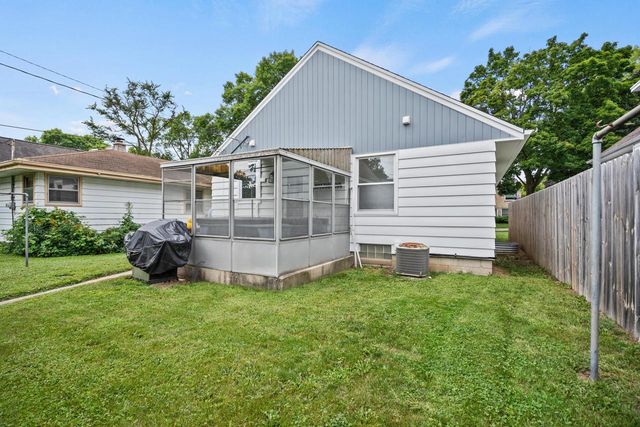 4864 Mohawk AVENUE, Glendale, WI 53217