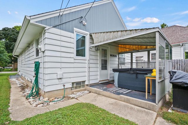 4864 Mohawk AVENUE, Glendale, WI 53217