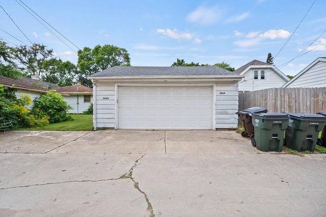 4864 Mohawk AVENUE, Glendale, WI 53217