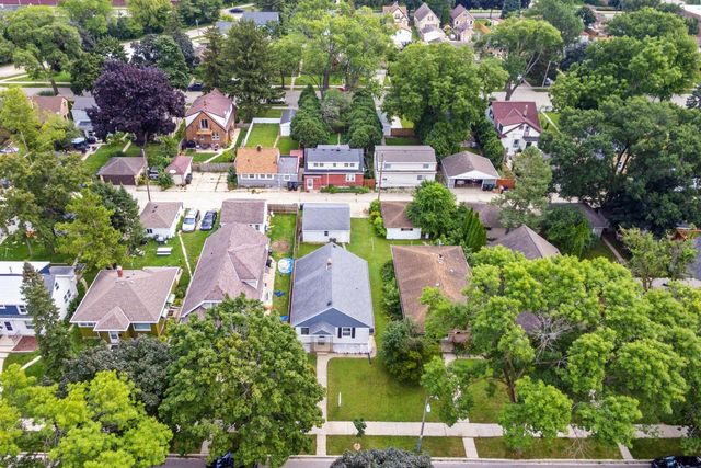 4864 Mohawk AVENUE, Glendale, WI 53217