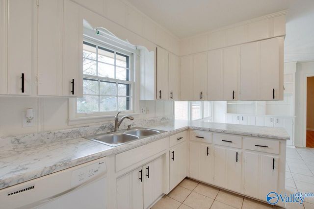 814 Cleermont Drive SE, Huntsville, AL 35801