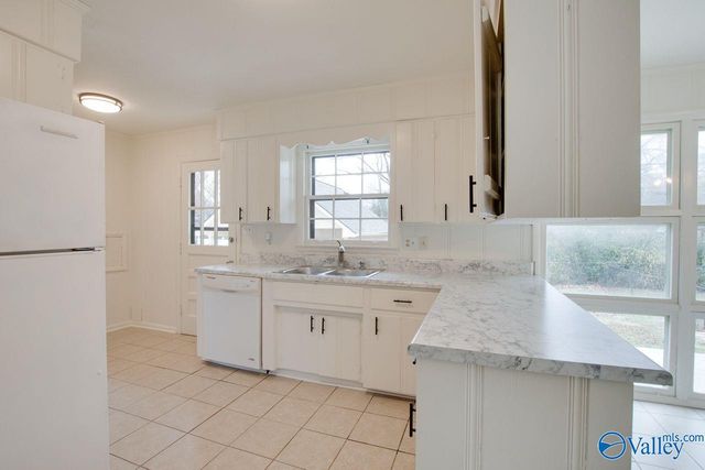 814 Cleermont Drive SE, Huntsville, AL 35801