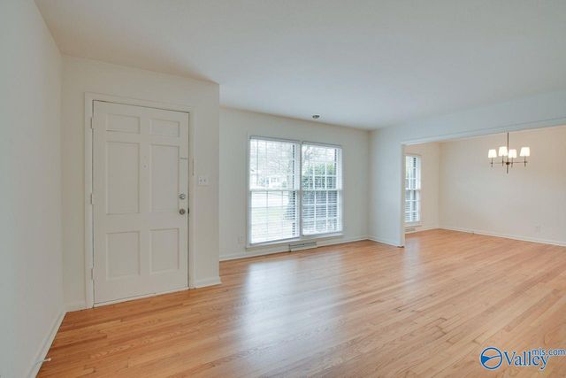 814 Cleermont Drive SE, Huntsville, AL 35801