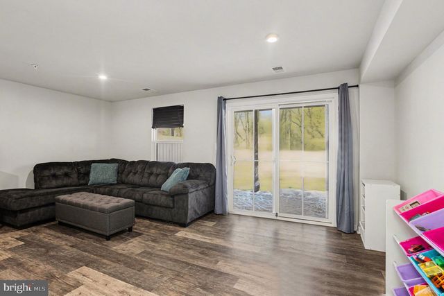 2906 SHAWS RD, Edgemere, MD 21219