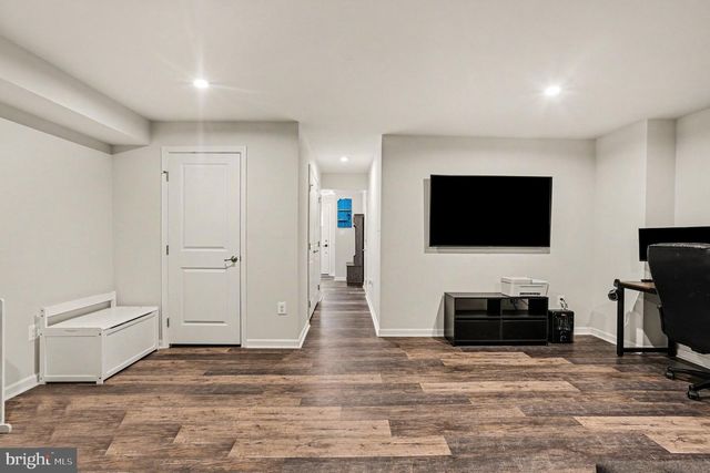 2906 SHAWS RD, Edgemere, MD 21219