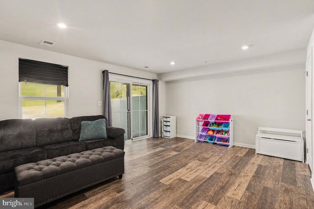 2906 SHAWS RD, Edgemere, MD 21219