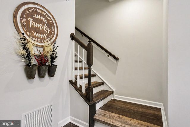 2906 SHAWS RD, Edgemere, MD 21219