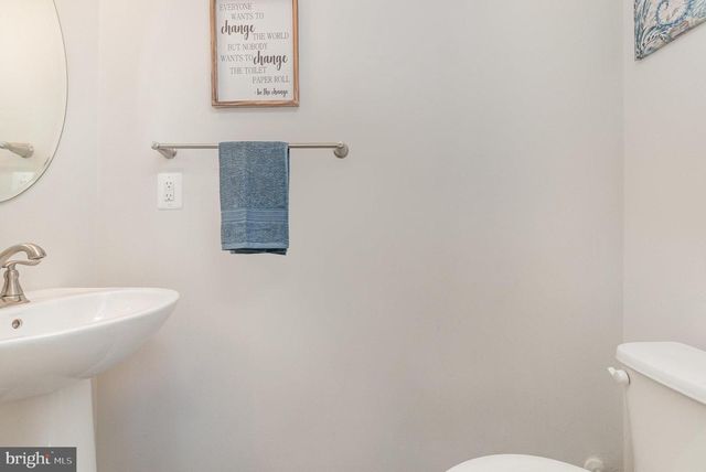 2906 SHAWS RD, Edgemere, MD 21219