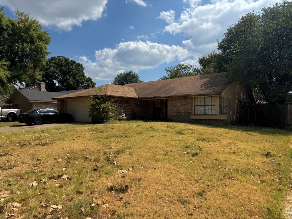 2681 Steppington Street, Grand Prairie, TX 75052 — photo 2