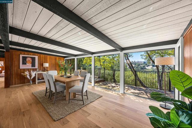 742 Miner Rd, Orinda, CA 94563