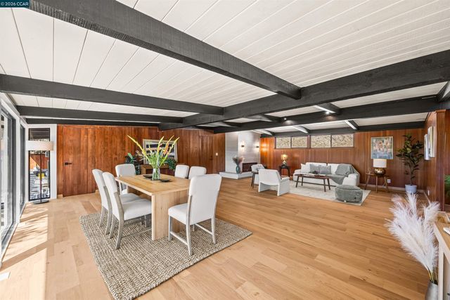 742 Miner Rd, Orinda, CA 94563