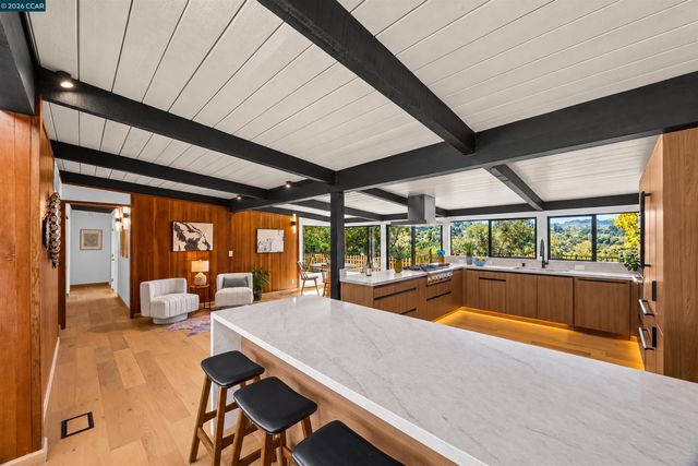 742 Miner Rd, Orinda, CA 94563