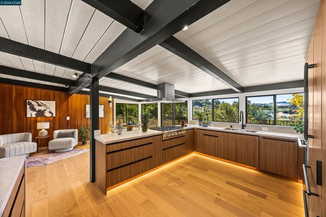 742 Miner Rd, Orinda, CA 94563