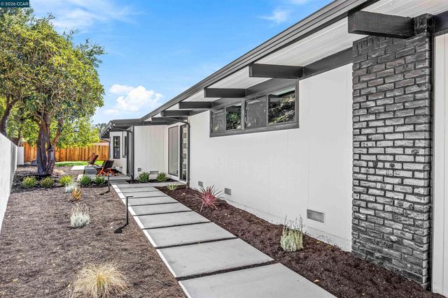 742 Miner Rd, Orinda, CA 94563