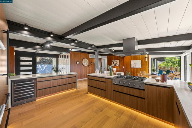 742 Miner Rd, Orinda, CA 94563