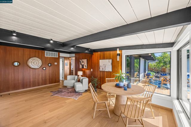 742 Miner Rd, Orinda, CA 94563
