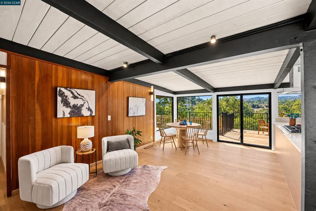 742 Miner Rd, Orinda, CA 94563