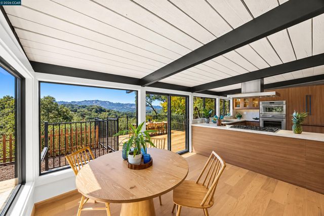 742 Miner Rd, Orinda, CA 94563