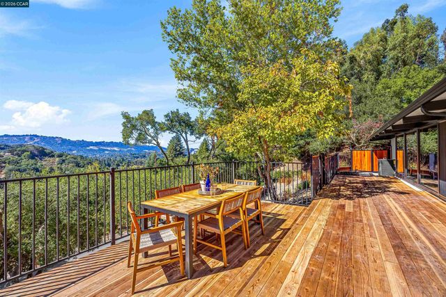 742 Miner Rd, Orinda, CA 94563