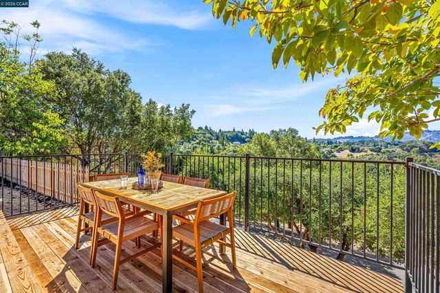 742 Miner Rd, Orinda, CA 94563