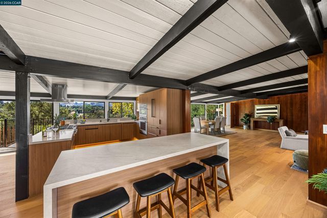 742 Miner Rd, Orinda, CA 94563