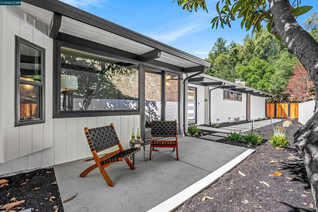 742 Miner Rd, Orinda, CA 94563