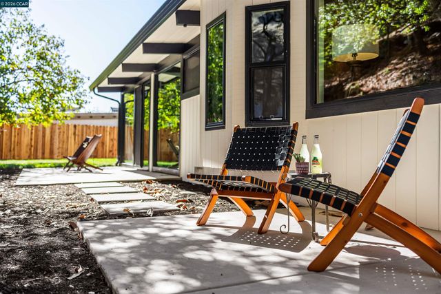 742 Miner Rd, Orinda, CA 94563