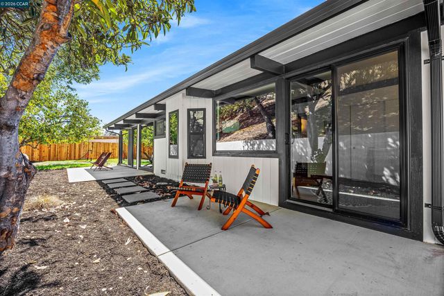 742 Miner Rd, Orinda, CA 94563