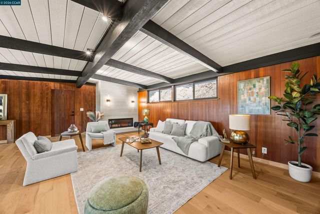 742 Miner Rd, Orinda, CA 94563