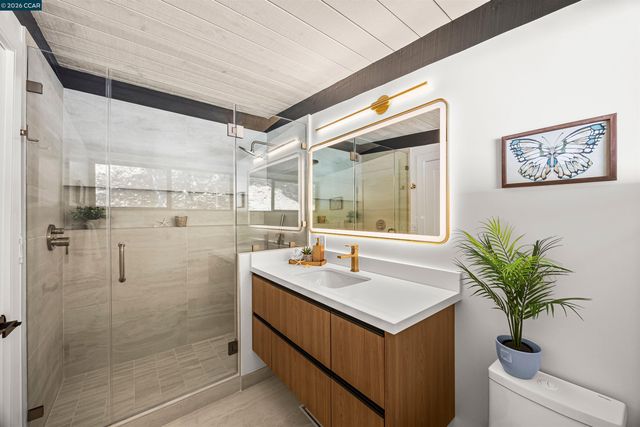 742 Miner Rd, Orinda, CA 94563