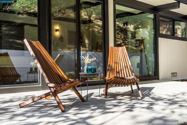 742 Miner Rd, Orinda, CA 94563