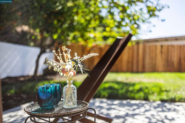 742 Miner Rd, Orinda, CA 94563