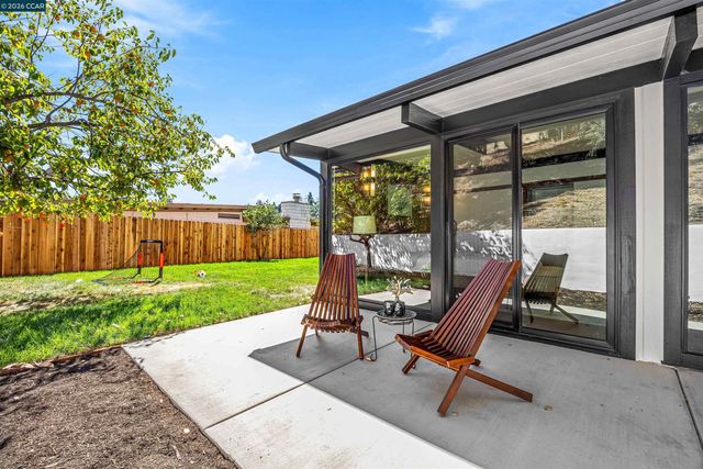 742 Miner Rd, Orinda, CA 94563