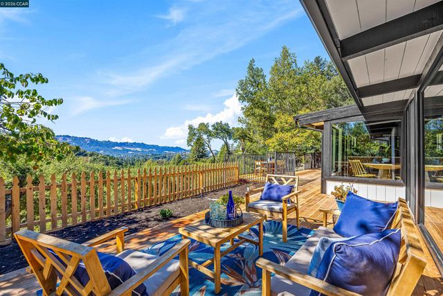 742 Miner Rd, Orinda, CA 94563