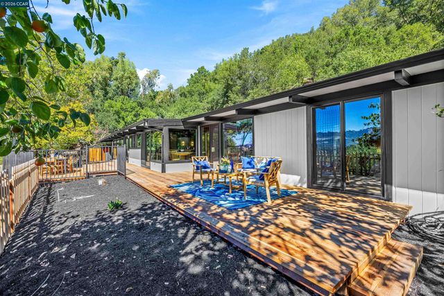 742 Miner Rd, Orinda, CA 94563