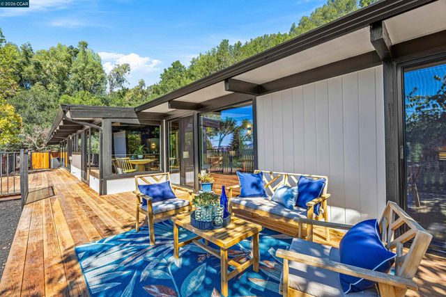 742 Miner Rd, Orinda, CA 94563
