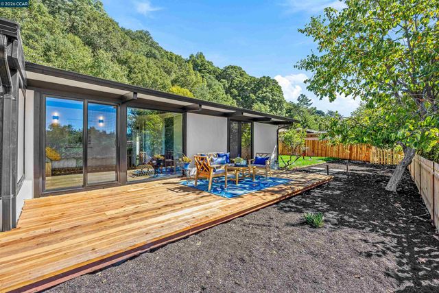 742 Miner Rd, Orinda, CA 94563