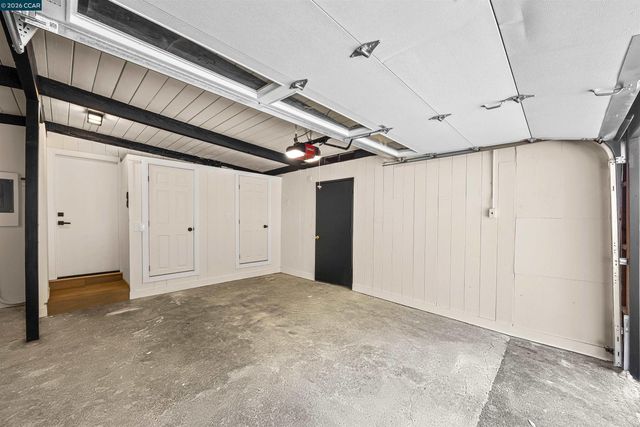 742 Miner Rd, Orinda, CA 94563