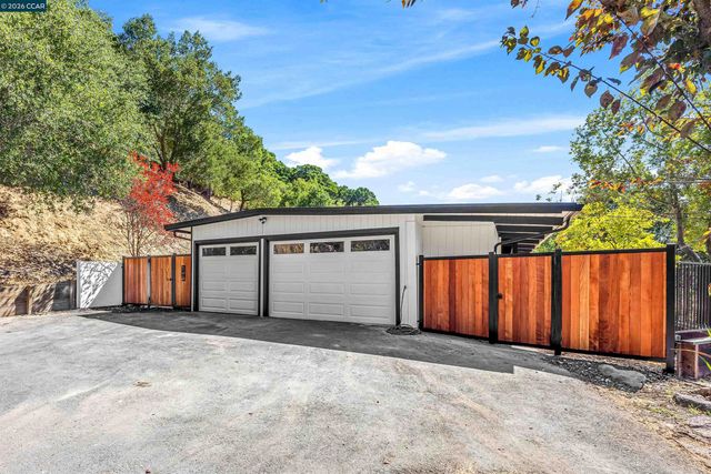 742 Miner Rd, Orinda, CA 94563