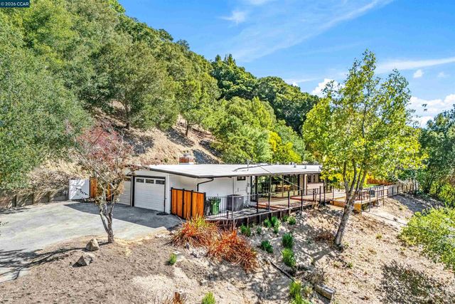742 Miner Rd, Orinda, CA 94563