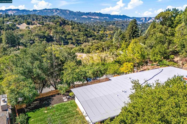 742 Miner Rd, Orinda, CA 94563
