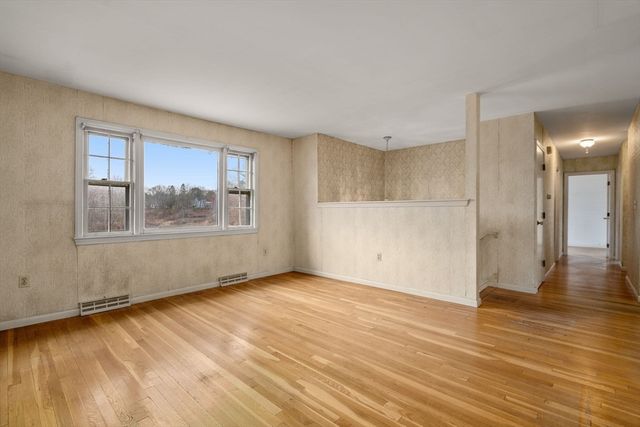 2 Simpson Dr, Framingham, MA 01701