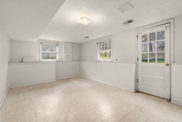 2 Simpson Dr, Framingham, MA 01701