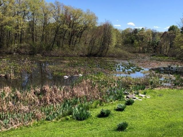 2 Simpson Dr, Framingham, MA 01701