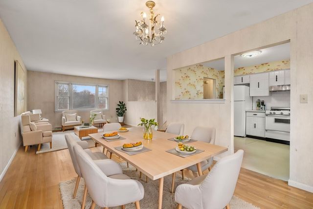 2 Simpson Dr, Framingham, MA 01701