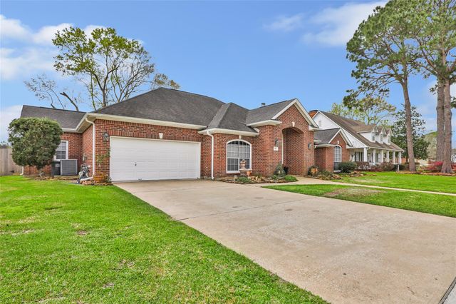 213 Regal Lane, Liberty, TX 77575