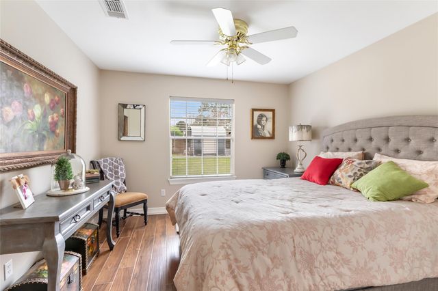 213 Regal Lane, Liberty, TX 77575