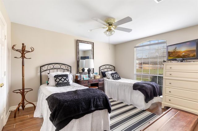 213 Regal Lane, Liberty, TX 77575